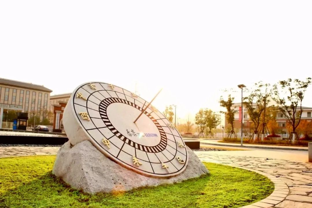 ABUIABACGAAgzcmBoAYomLefMDC4CDjQBQ