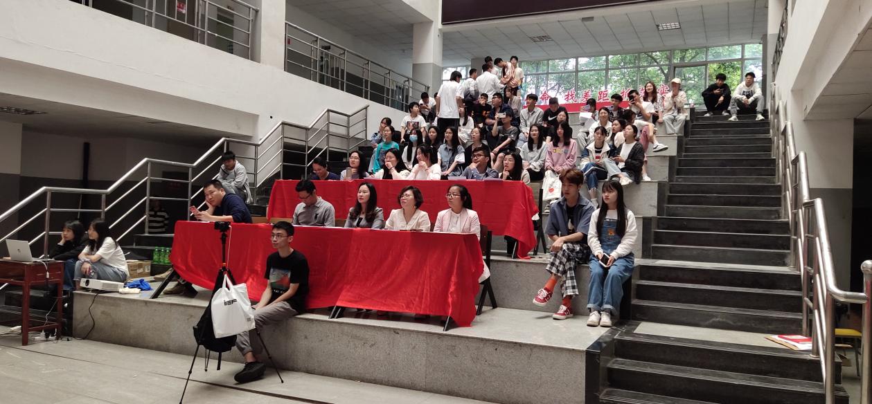 aba47926-f7b1-4558-872f-cd75a463317e