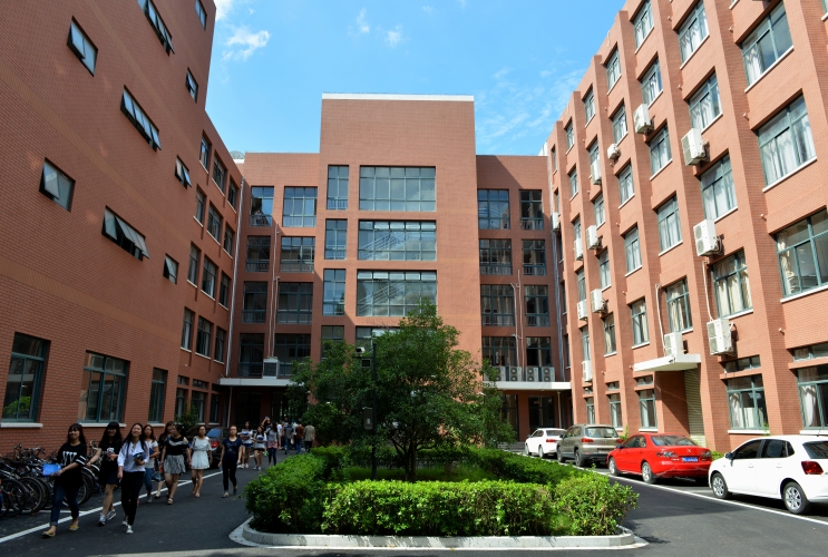 4151ed5c-30cd-41c0-8b61-9e8009933324