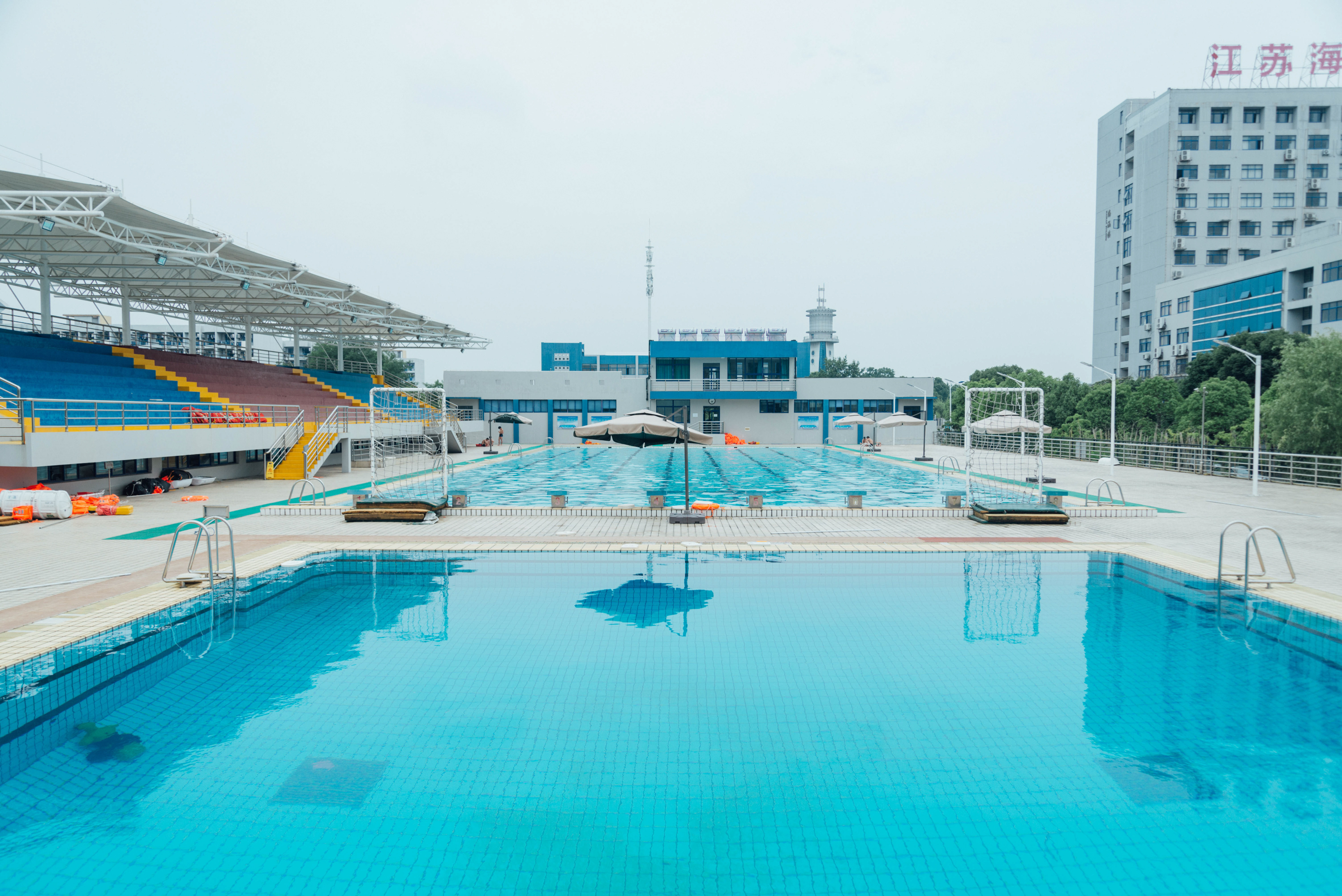 游泳池