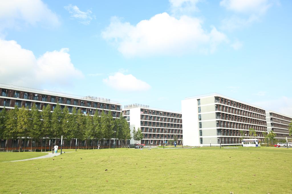 A61B0CA60D4EC131A70491E5CF7_3DB623D7_15FA5