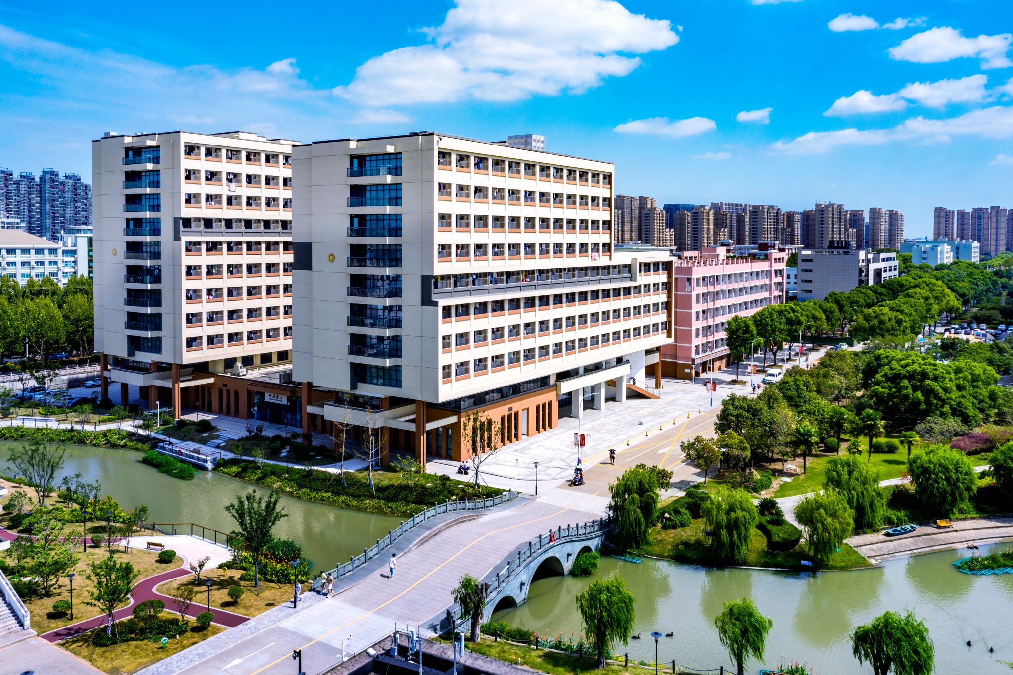 B616377266FB61336D9B47A2826_AF27ADBF_9D66C