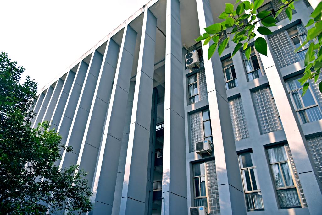 61F1C6E7730097A78AE73ADC7CD_83834E7E_21364