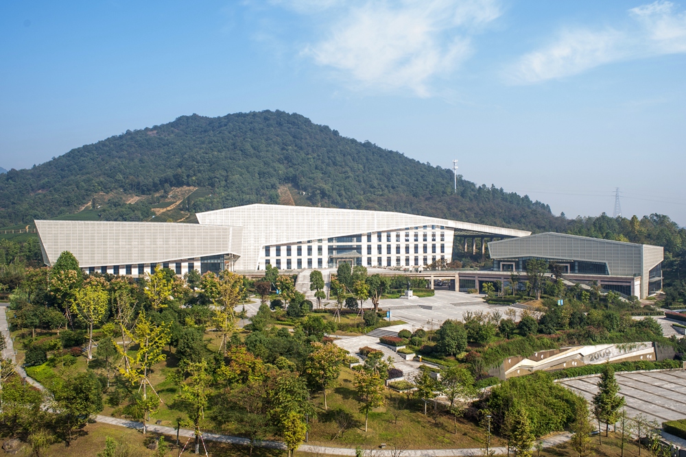 eebb7af1-172c-4d15-bbb7-2a8e8e70297a