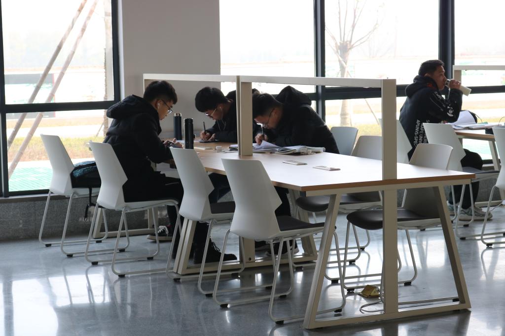 53EF53B1E9AF24F7F6FFB4203BC_991EC5B8_14FE7