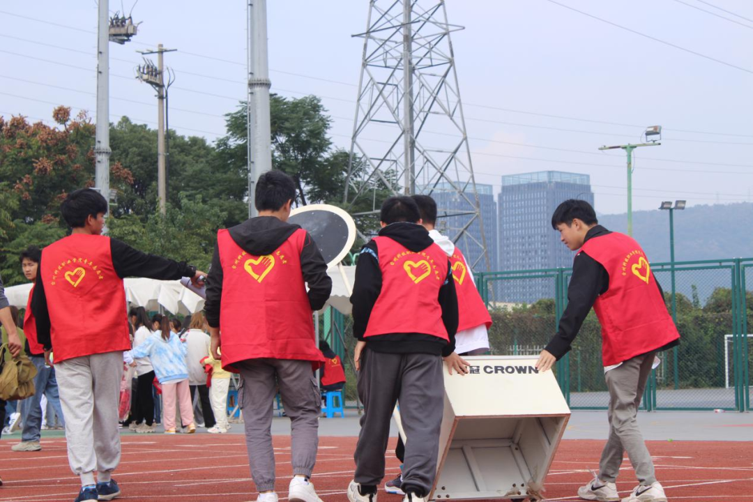 6377117969681640626898518