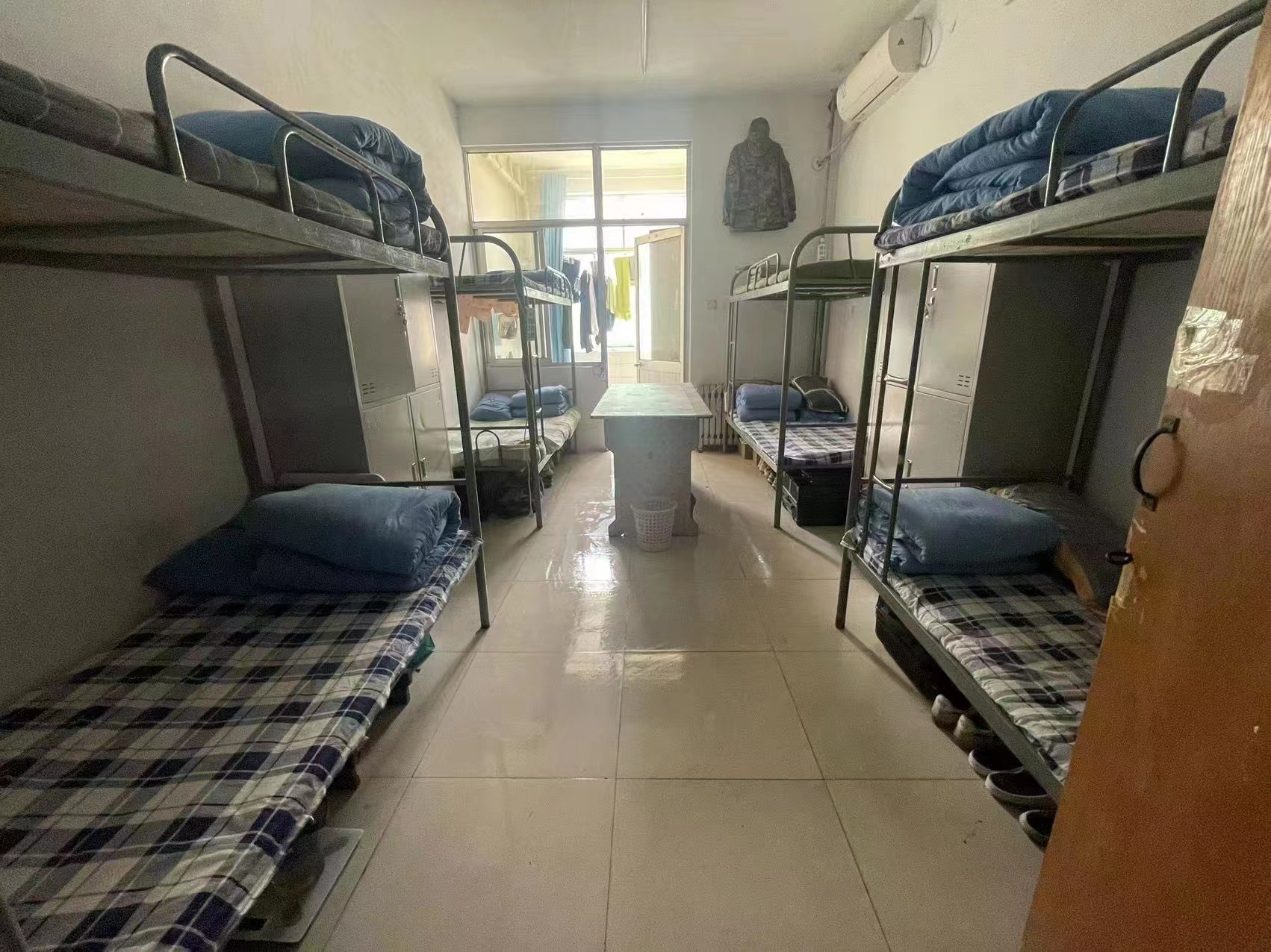 440e0056209b03eb75995ad40a0abe18