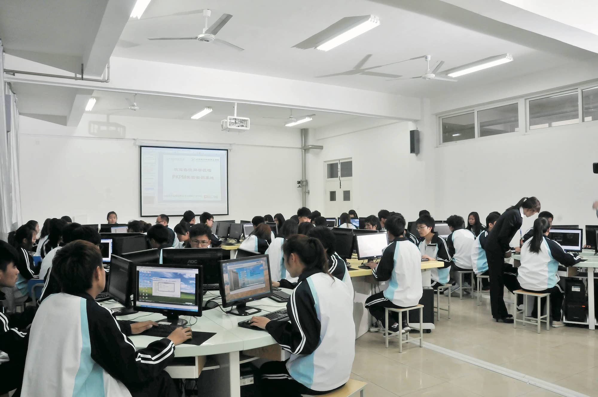 A7CDC22B2FB0255019D4714832E_D9DE2CC4_29F68