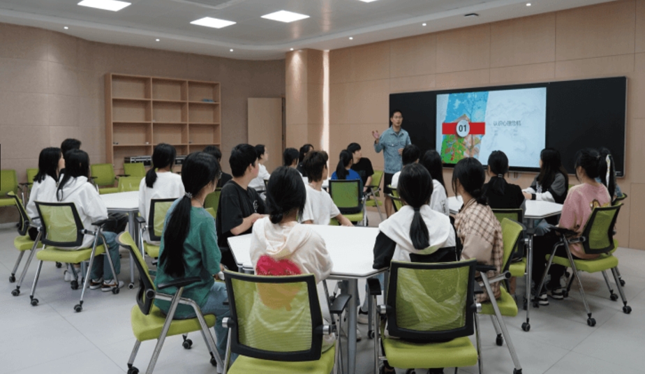 屏幕截图_29-11-2024_153851_www.gaokao.cn