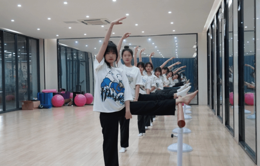 屏幕截图_29-11-2024_153910_www.gaokao.cn