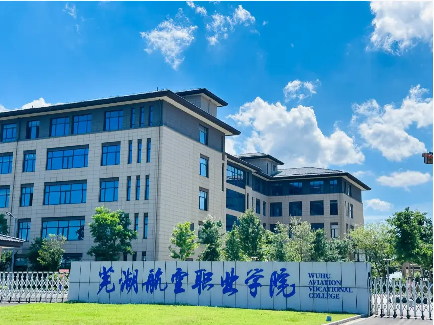 fc98a9a5c1cb42639786cf1402136bb9